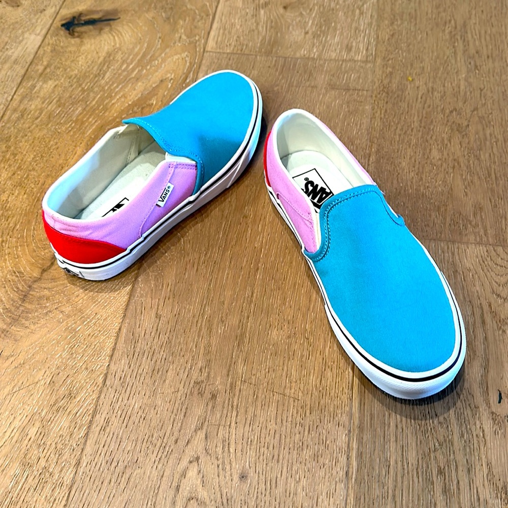 New color locked Vans, size 8.0 women’s